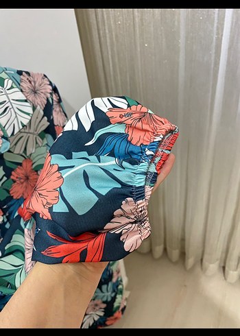 Çiçek Desenli Kadın Gömlek - Görsel 2