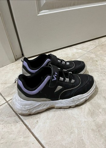 Mor Detaylı Dolgu Topuklu Kız Çocuk Spor Ayakkabı - Görsel 4