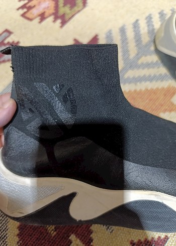 Yılan Desenli Siyah Kadın Dolgu Topuklu Spor Ayakkabı - Görsel 2