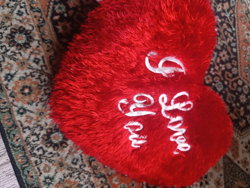 Kırmızı Nakışlı Kalp Şekilli Çocuk Yastığı - Görsel 2