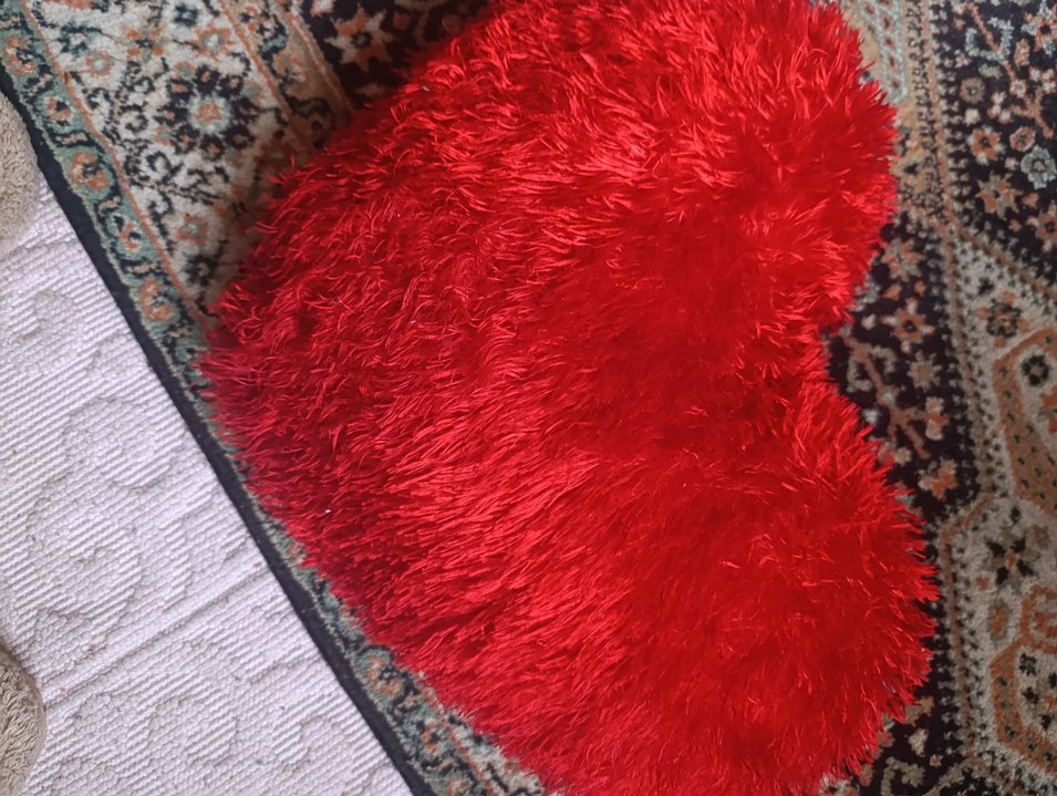 Kırmızı Nakışlı Kalp Şekilli Çocuk Yastığı - Görsel 3