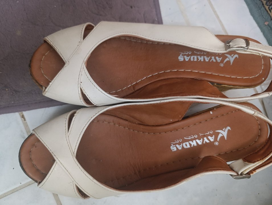 Bej Kadın Dolgu Topuklu Sandalet - Görsel 2