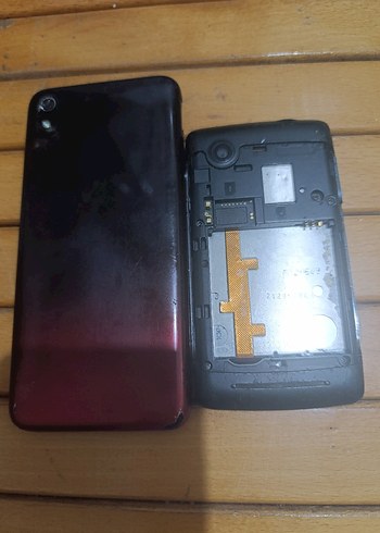 Kırık Ekranlı Siyah Android Telefonlar - Görsel 2