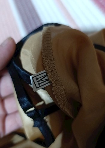 Bej Parlak İp Askılı Midi Gecelik - Görsel 3