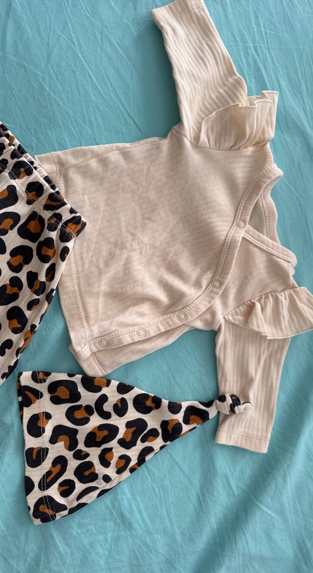 Leopar Desenli Bebek Kız Takımı 0-3 ay - Görsel 2
