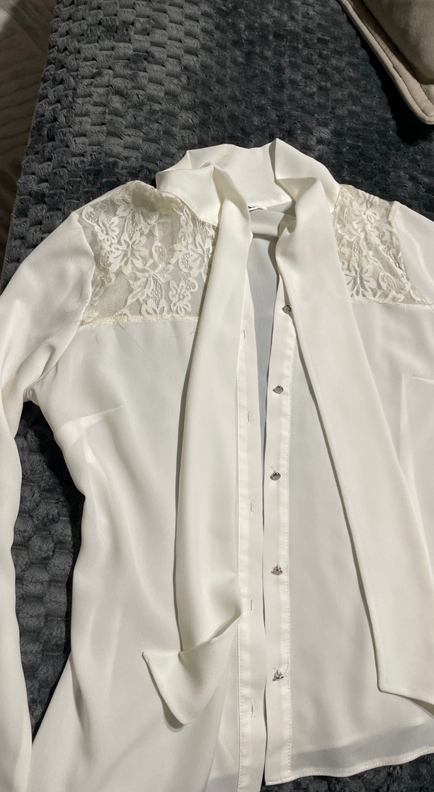 Düğmeli Beyaz Kadın Gömlek - Görsel 2