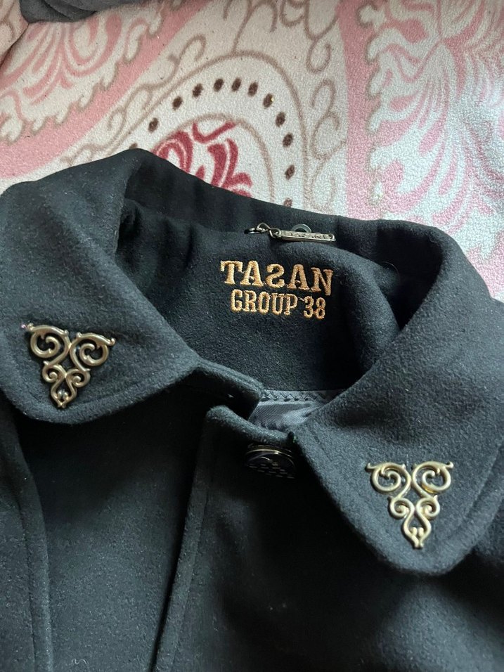 Siyah Kemerli Kadın Kaban - Görsel 2