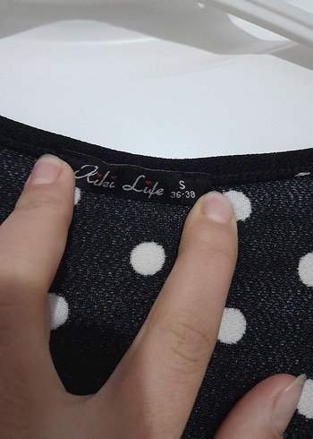 Siyah Puantiyeli Uzun V Yaka Elbise - Görsel 4