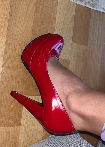 Parlak Kırmızı Stiletto Topuklu Kadın Ayakkabı - Görsel 2