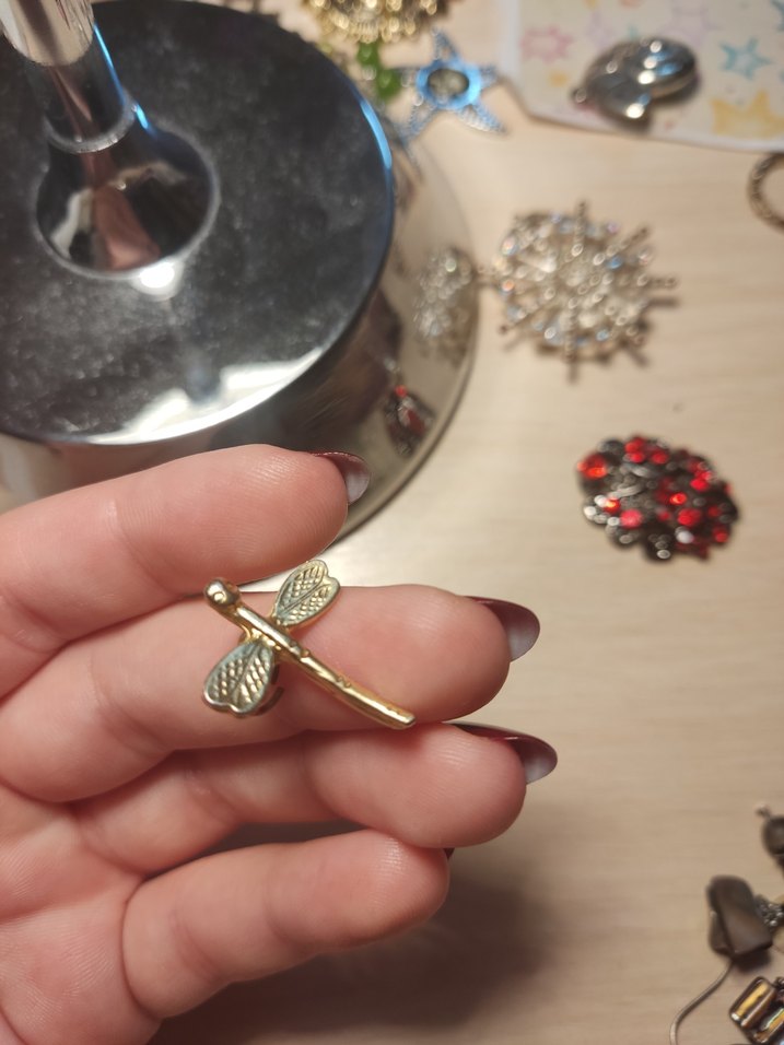 Altın Renkli Yusufçuk Şekilli Kolye Ucu Charm - Görsel 4