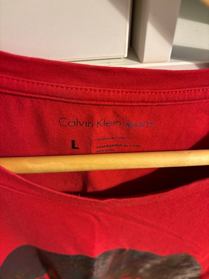 Calvin Klein Kırmızı Baskılı Pamuklu Hamile Tişört - Görsel 3