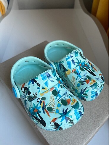 LC Waikiki Bebek sandaleti