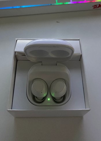 Samsung Galaxy Buds FE Beyaz Kulaklık Teklife Açıktır ürün - Görsel 2