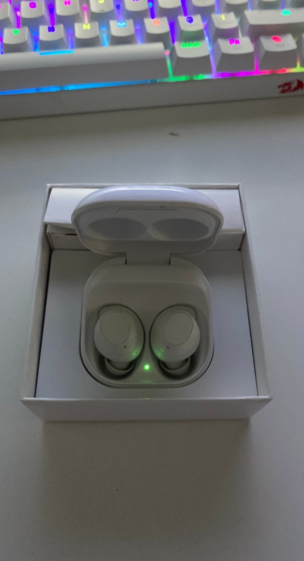 Samsung Galaxy Buds FE Beyaz Kulaklık Teklife Açıktır ürün - Görsel 2