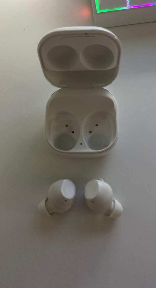 Samsung Galaxy Buds FE Beyaz Kulaklık Teklife Açıktır ürün - Görsel 3