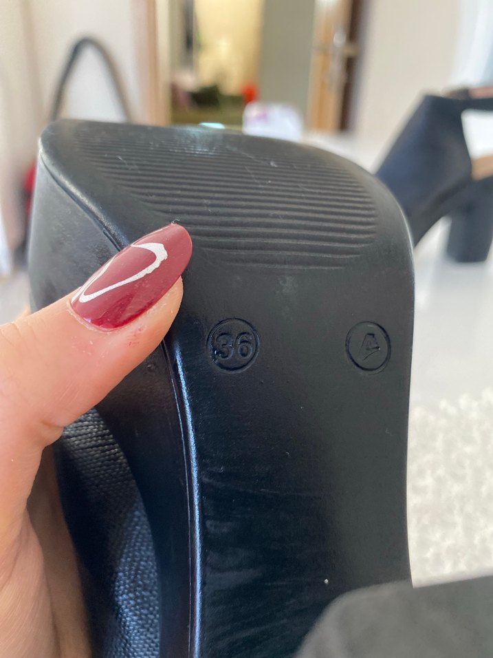 Siyah Süet Platform Topuklu Sandalet - Görsel 2