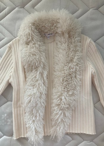 Beyaz Kürklü Boğazlı Kadın hırka - Görsel 4