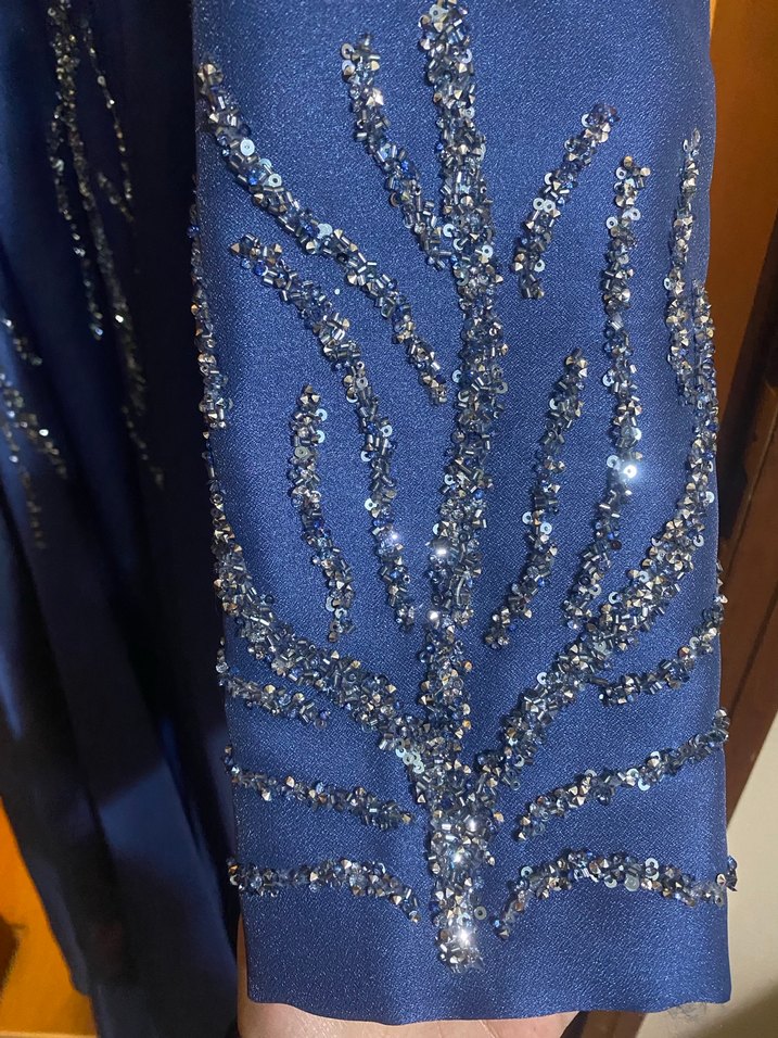 Uzun Kollu İşlemeli Mavi Abiye Elbise - Görsel 5