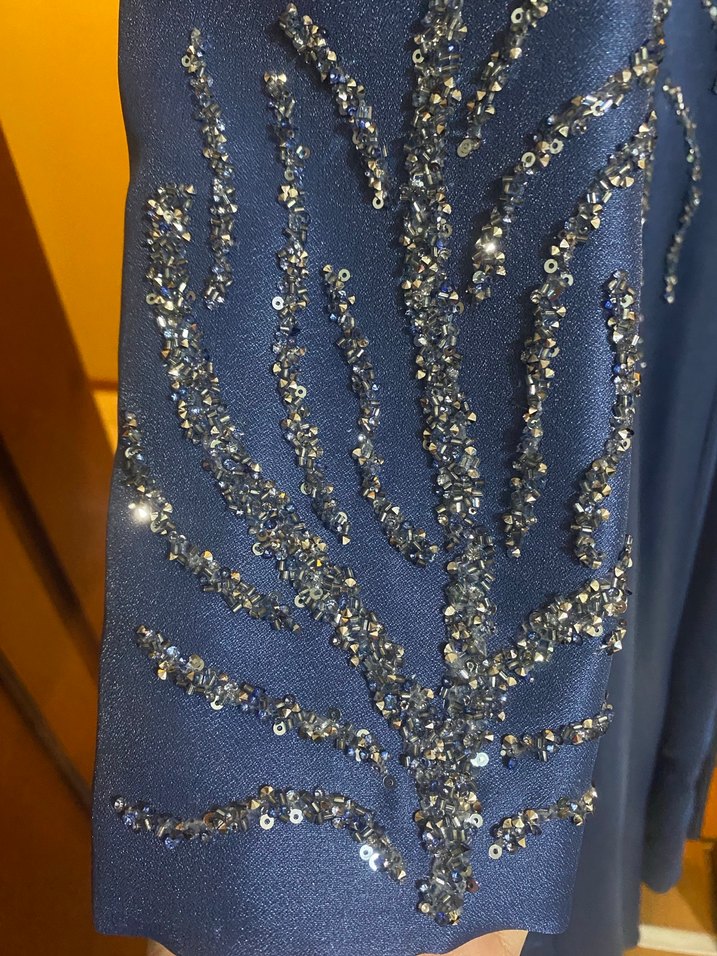 Uzun Kollu İşlemeli Mavi Abiye Elbise - Görsel 4