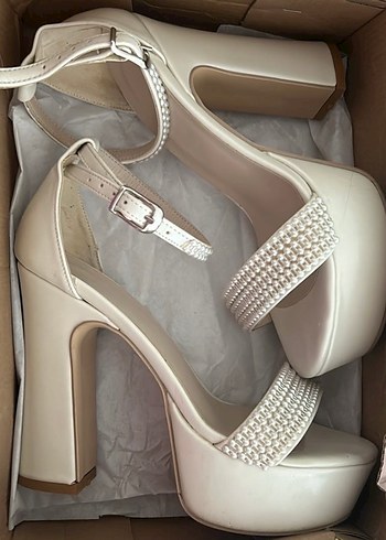 İnci Detaylı Beyaz Platform Abiye Ayakkabı - Görsel 4