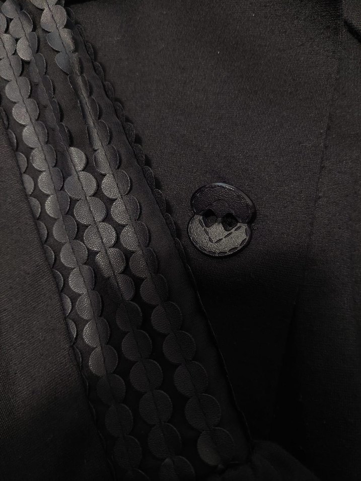 Düğmeli Siyah kadın pardesü - Görsel 4