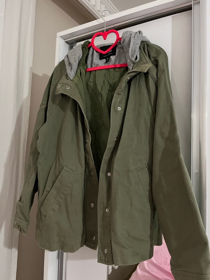 Yeşil Kapüşonlu Kadın Ceket - Görsel 2