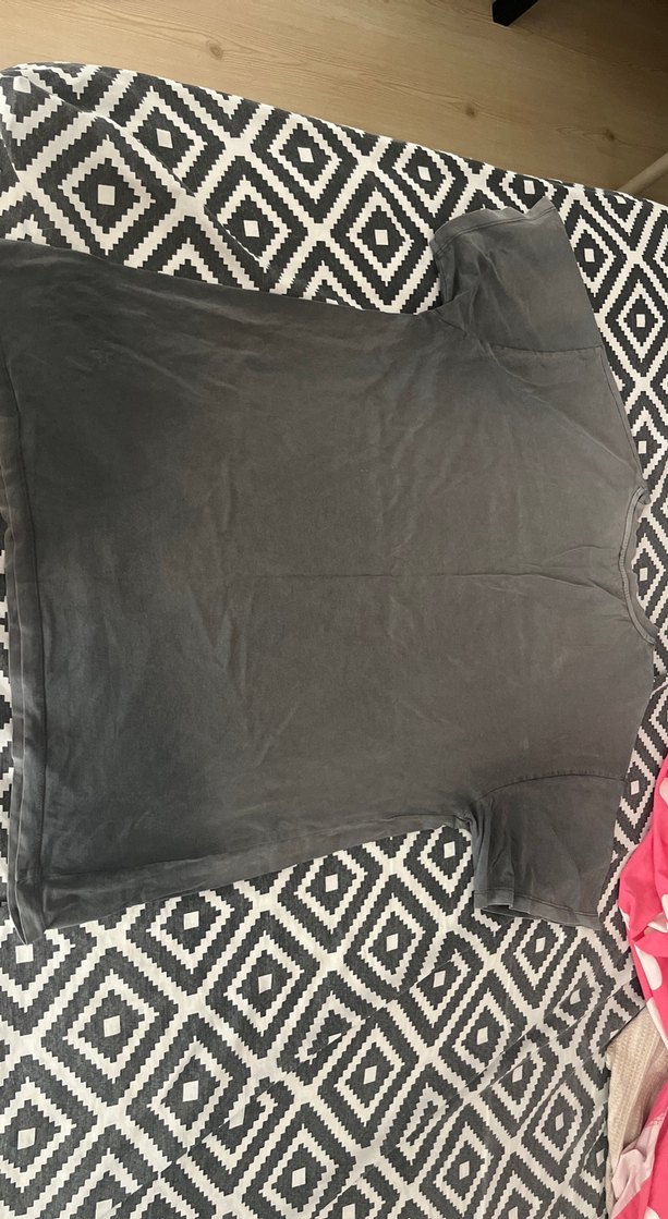 Gri soluk efektli kadın Tişörtü, Kısa Kollu, Baskılı - Görsel 3