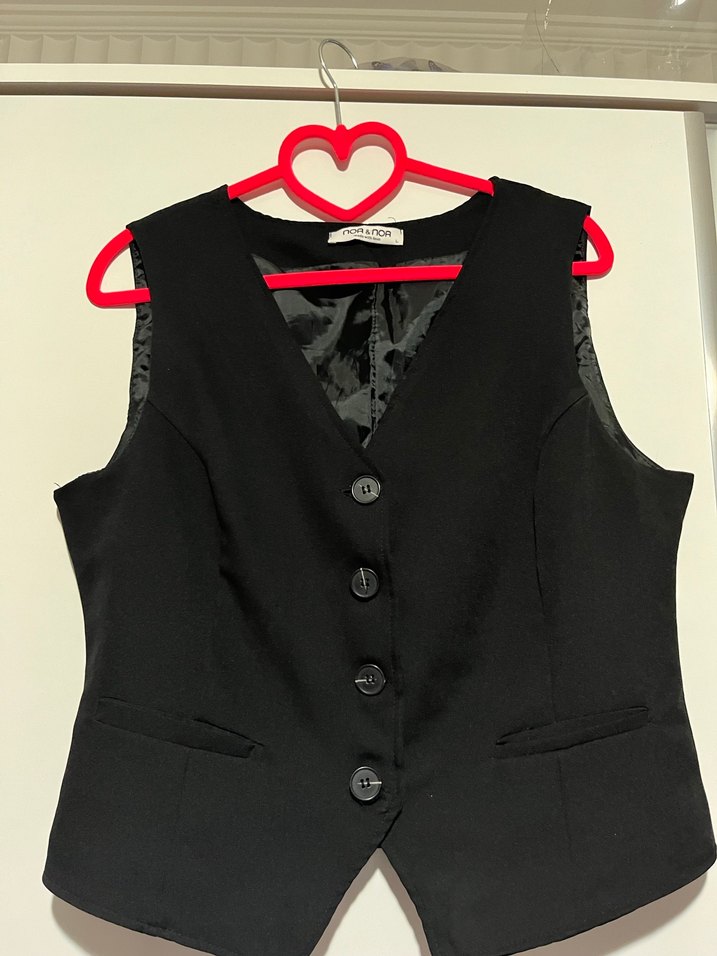 Siyah Düğmeli Kadın Yelek - Görsel 3