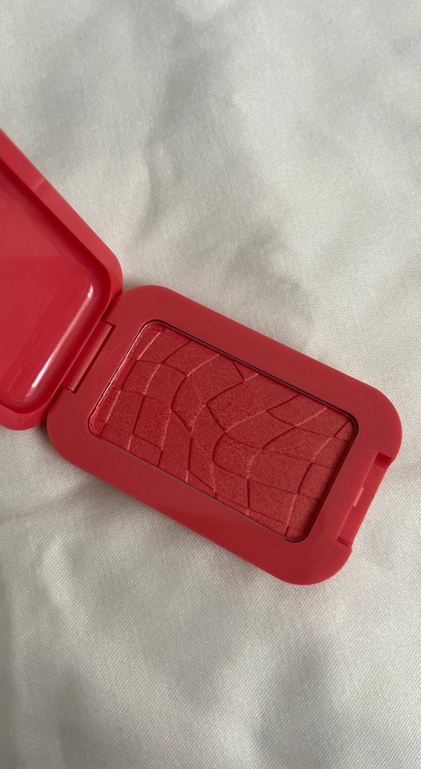 NYX Buttermelt Parlak Kırmızı Allık - Görsel 3