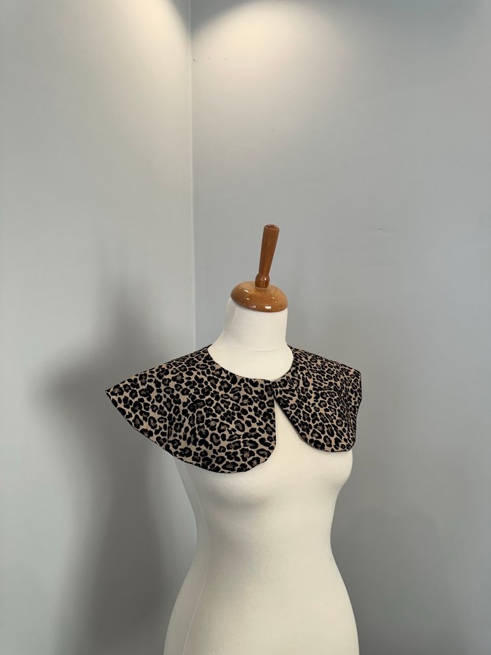 Düğmeli Leopar Desenli Bohem Yaka - Görsel 5