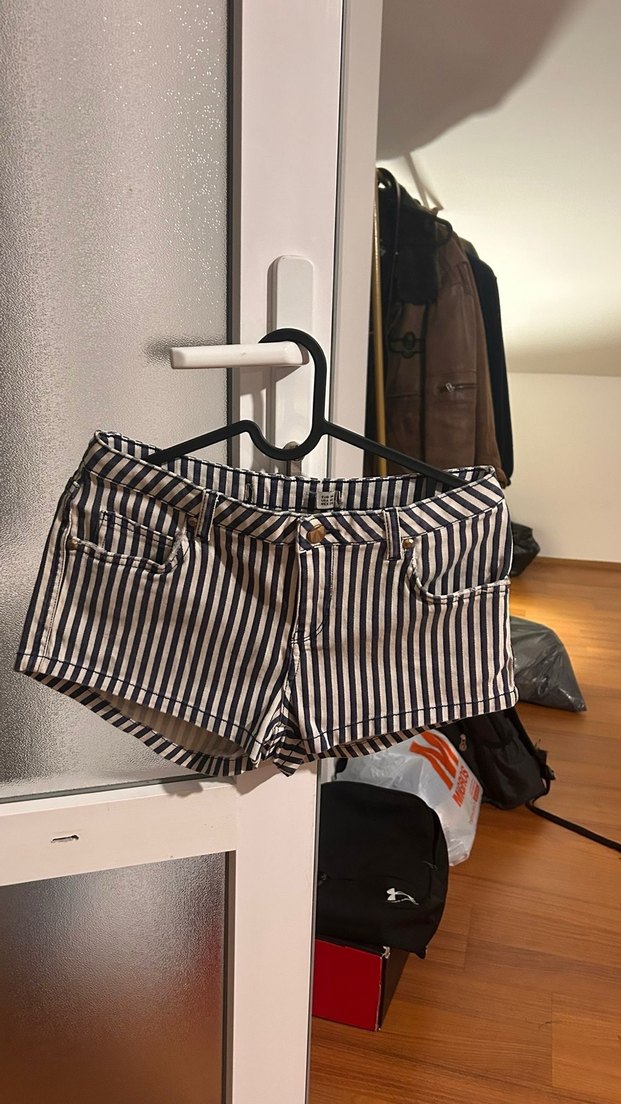 Çizgili Beyaz Mini Kot Şort - Görsel 3