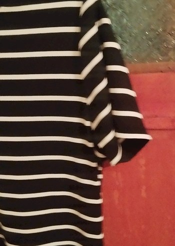 Kısa Kollu Siyah Çizgili Midi Elbise - Görsel 3