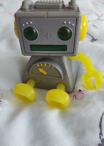 Gri Ve Sari Robot Figur
