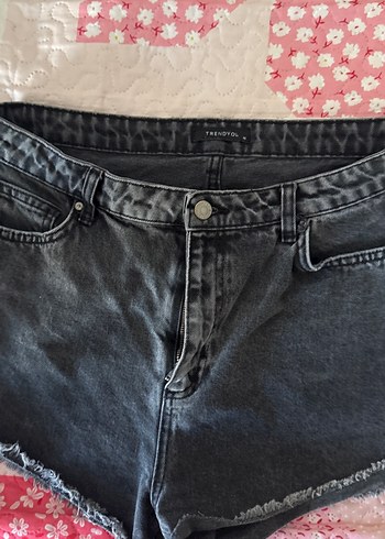 Kadın Gri Siyah  Mini Kot Şort - Görsel 4