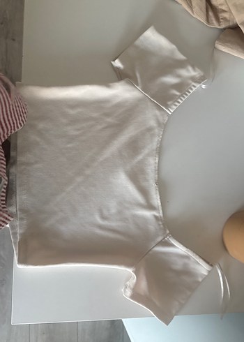 Beyaz v yaka crop - Görsel 3