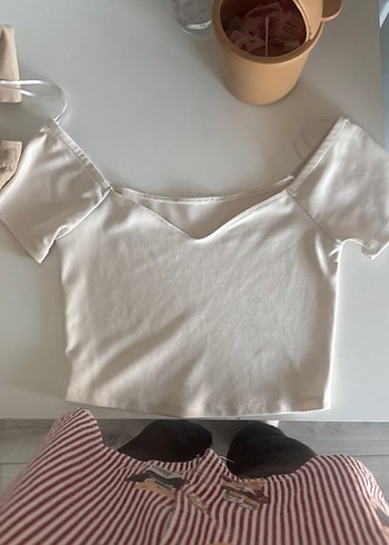 Beyaz v yaka crop - Görsel 2