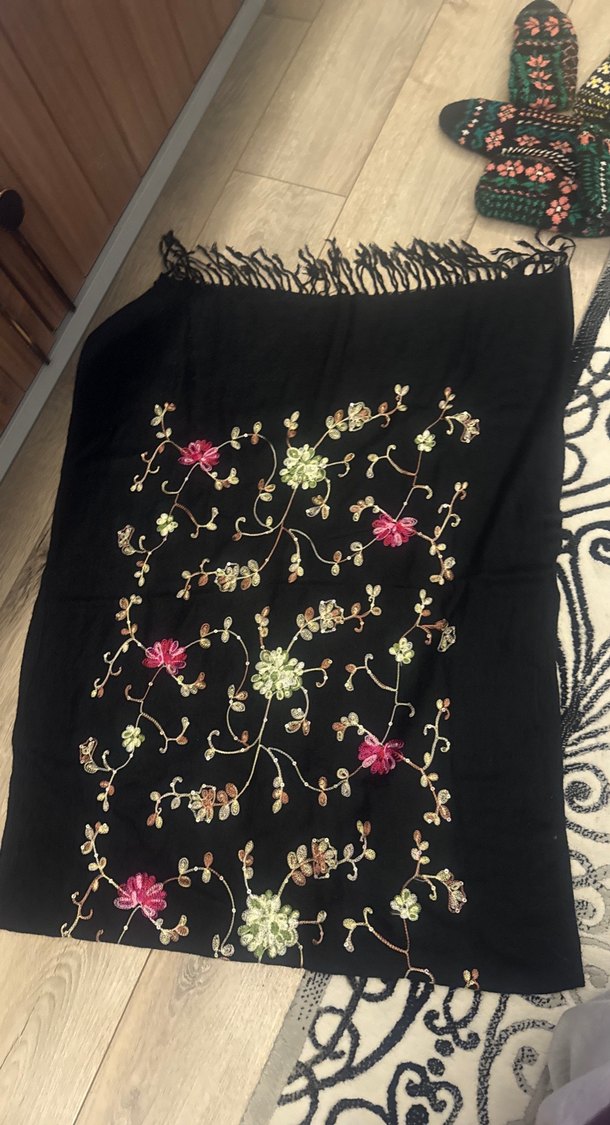 Çiçek İşlemeli Siyah Bohem Kadın Şal namaz örtüsü - Görsel 2