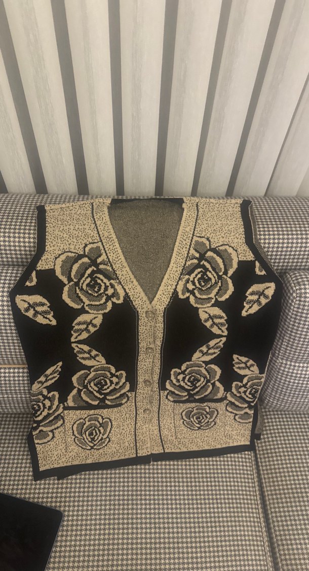 V yaka desenli uzun örgü kadın yelek - Görsel 2