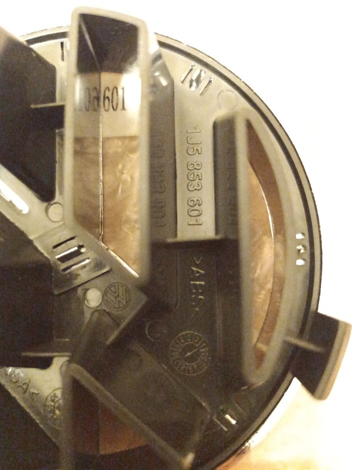 VW BORA 1998/2004 ÖN PANJUR AMBLEM - Görsel 5