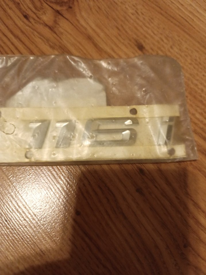 BMW F20 KASA 116 İ BAGAJ YAZISI 

ORJİNAL VE SIFIR 

51147135547 - Görsel 3