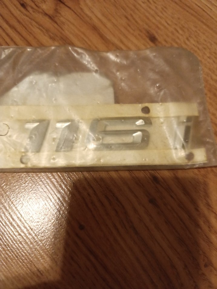 BMW F20 KASA 116 İ BAGAJ YAZISI 

ORJİNAL VE SIFIR 

51147135547 - Görsel 4