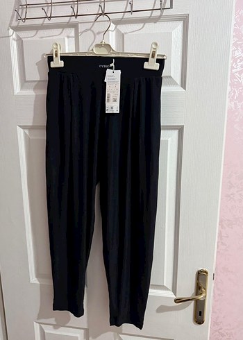 Siyah Pilili Rahat Kesim Kadın Pantolon - Görsel 4