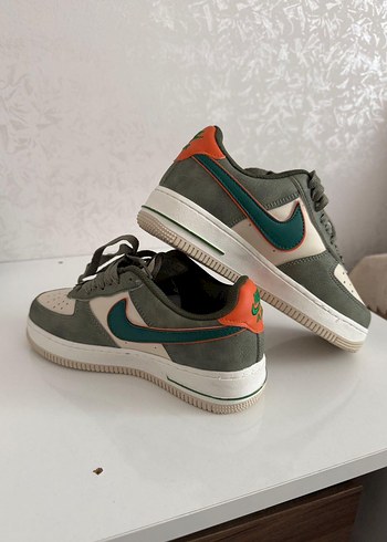 Nike Air Force 1 Gri Kadın Spor Ayakkabı - Görsel 6