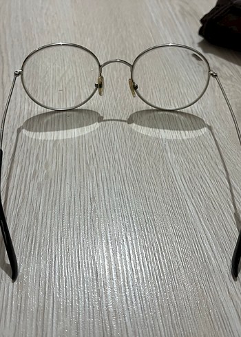 Gri Gözlük - Görsel 2