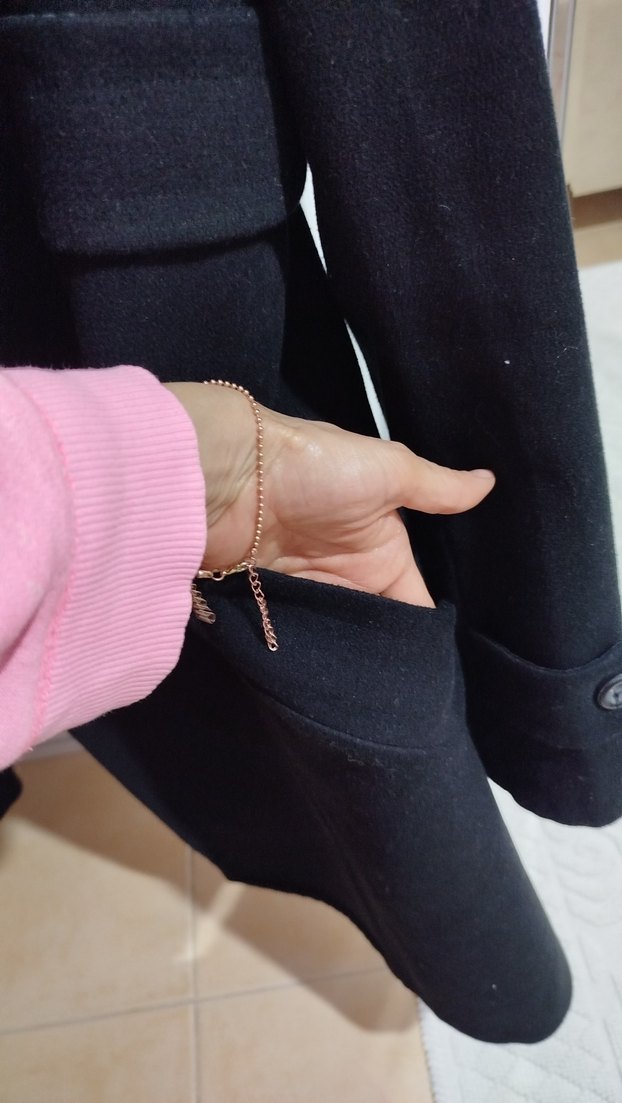 Düğmeli Siyah Kaban bayan - Görsel 2