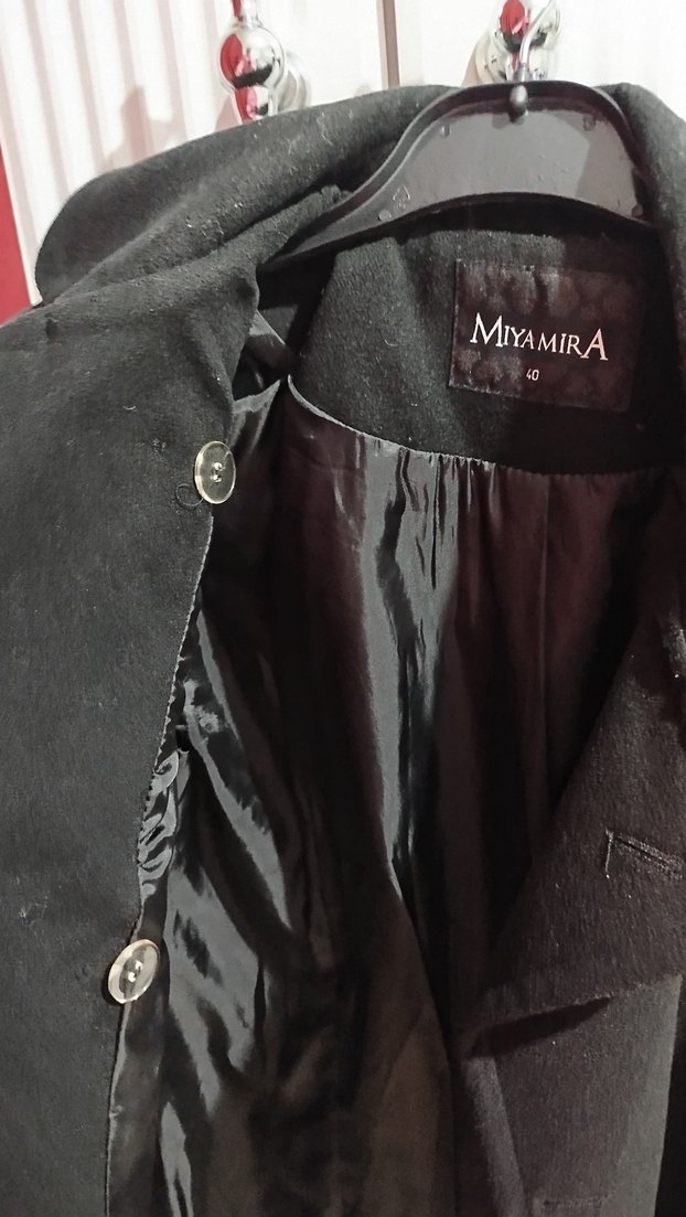 Düğmeli Siyah Kaban bayan - Görsel 4