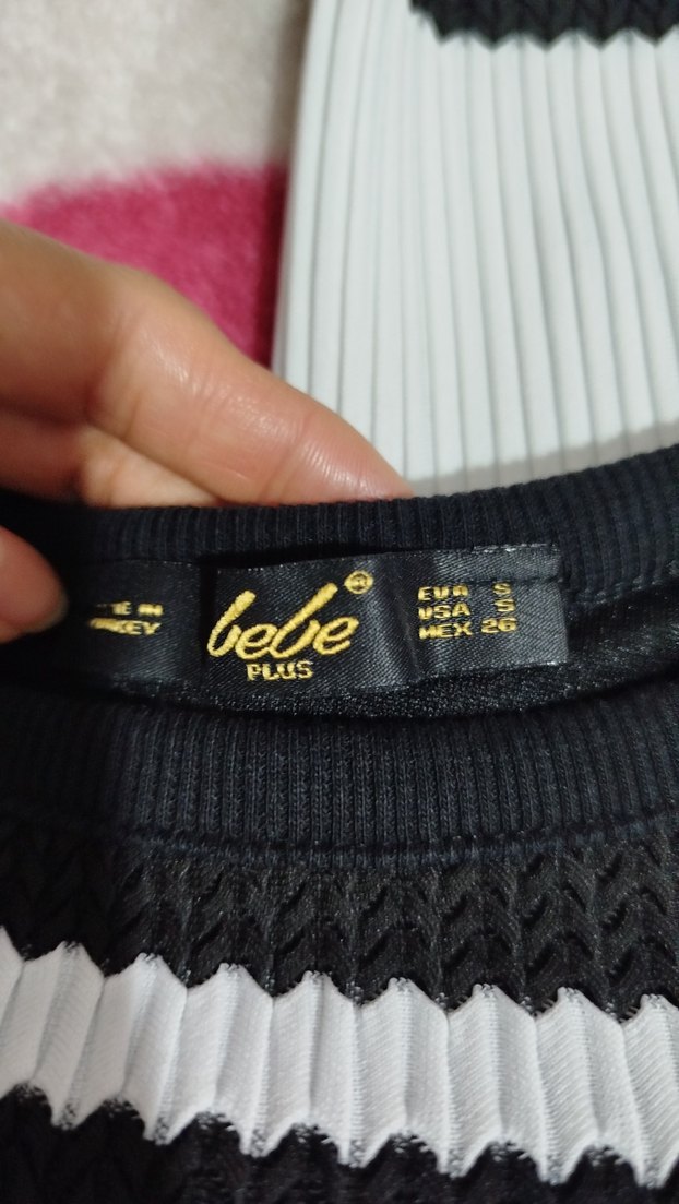 Siyah Beyaz Çizgili Uzun Piliseli Elbise - Görsel 4