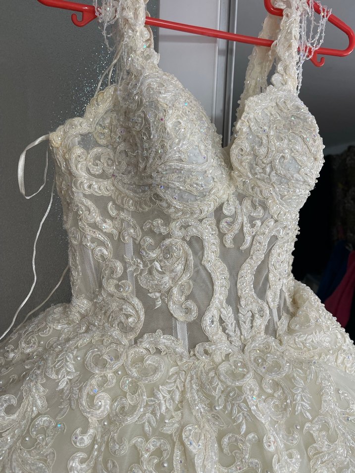 Beyaz Straplez Vintage Prenses Gelinlik - Görsel 4