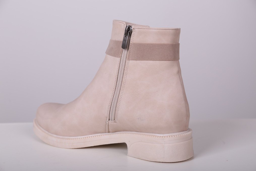 Bej Süet İşlemeli Tokalı Kadın Bot - Görsel 3