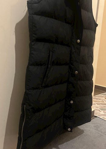 Siyah Kapüşonlu Düğmeli Kadın Yelek - Görsel 3